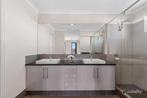 Property photo of 6 Broadmoor Loop Meadow Springs WA 6210