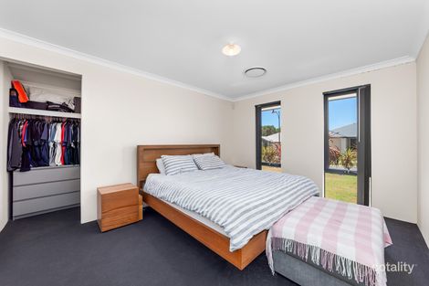 Property photo of 6 Broadmoor Loop Meadow Springs WA 6210