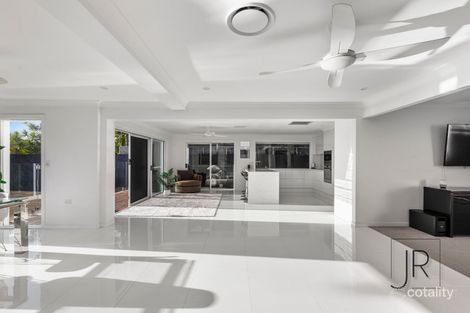 Property photo of 85 Clear Island Road Broadbeach Waters QLD 4218