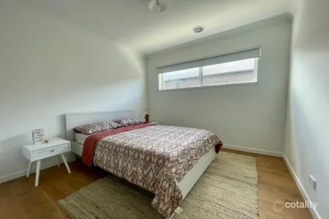 Property photo of 39 Meyer Crescent Clyde North VIC 3978