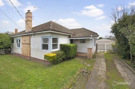 704 Ascot St S, Redan, VIC 3350