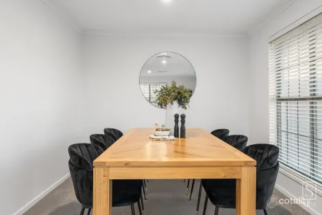 Property photo of 4 Carob Close Middle Park QLD 4074