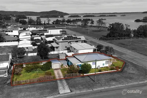 Property photo of 42 Lakeside Drive Swansea NSW 2281