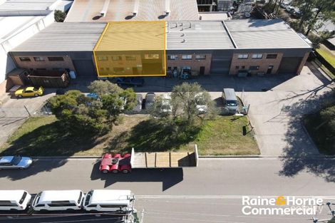 2/7 DEVON RD, INGLEBURN, NSW 2565