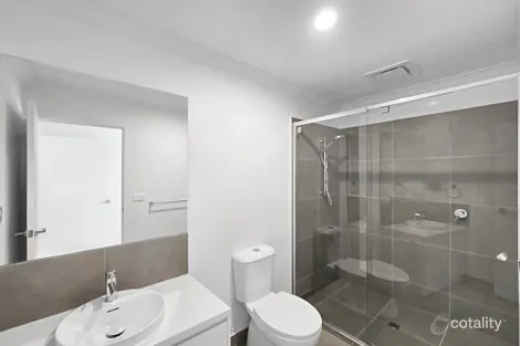 Property photo of 5 Silene Walk Armstrong Creek VIC 3217