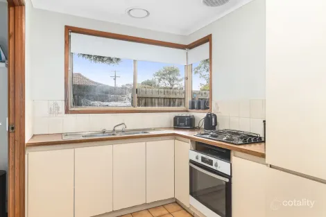 Property photo of 16 Broderick Road Carrum Downs VIC 3201