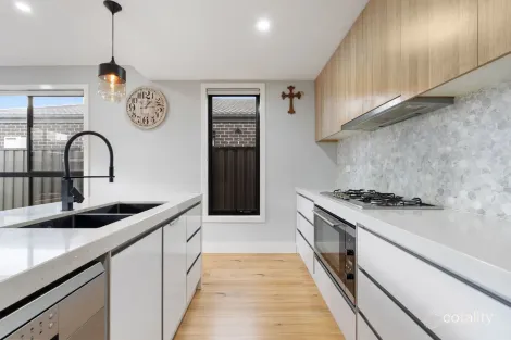 Property photo of 21 Retba Street Craigieburn VIC 3064