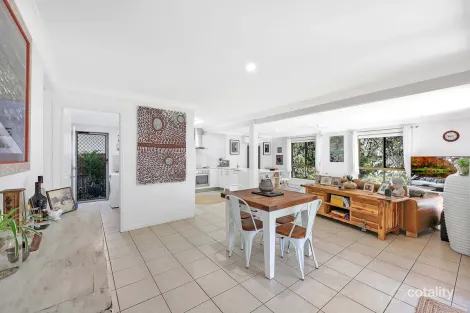 Property photo of 6 Seaside Circuit Toogoom QLD 4655