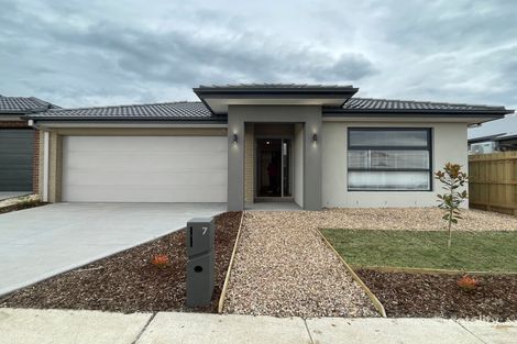 7 Cottonwood Rd, Diggers Rest, VIC 3427