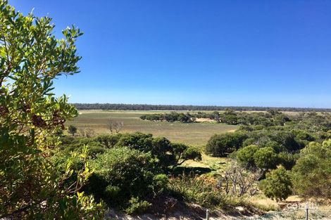 6 Yelin Ct, Peppermint Grove Beach, WA 6271