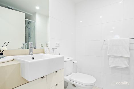 Property photo of 6 Amalfi Drive Wentworth Point NSW 2127