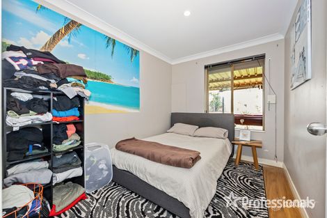 Property photo of 15 Woolerong Walk Marangaroo WA 6064