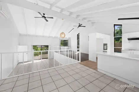 Property photo of 8 Innes Avenue Molendinar QLD 4214