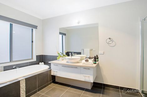 Property photo of 151 Eureka Drive Manor Lakes VIC 3024
