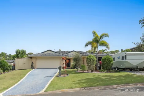 4 Kingman Ct, Pacific Pines, QLD 4211