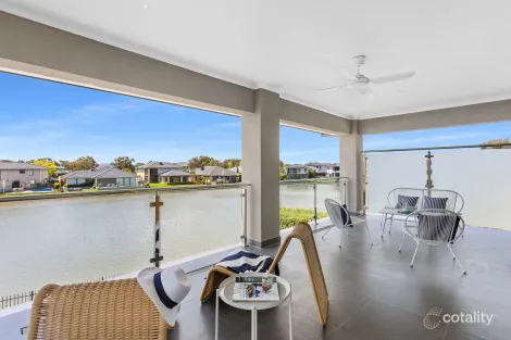 Property photo of 20 Waterside Circuit Sandhurst VIC 3977
