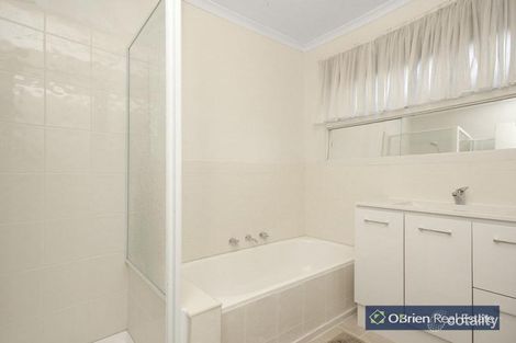 Property photo of 8 Mary Street Hampton Park VIC 3976