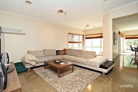 Property photo of 33 The Glades Taylors Hill VIC 3037