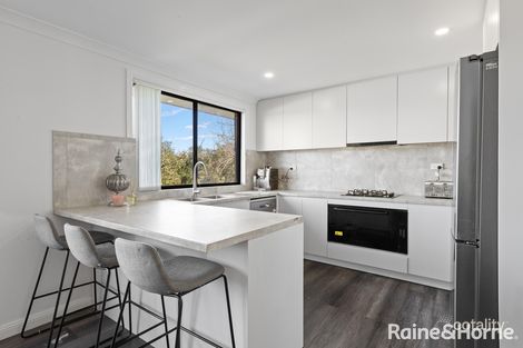 21 Balimo Pl, Glenfield, NSW 2167