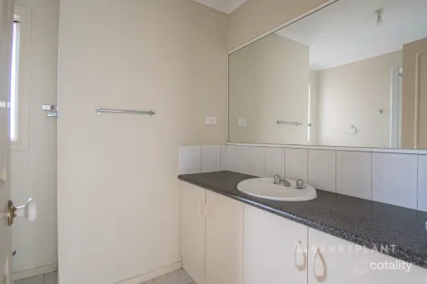 Property photo of 3 Bellevue Drive Berwick VIC 3806