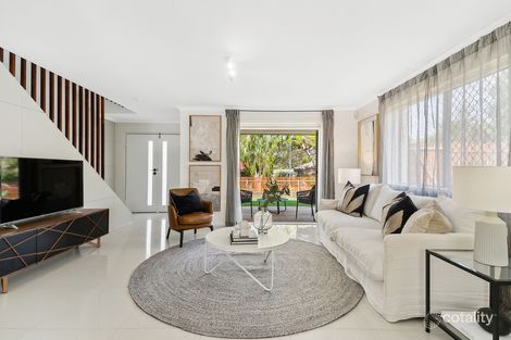 Property photo of 18 Urquhart Street Carindale QLD 4152