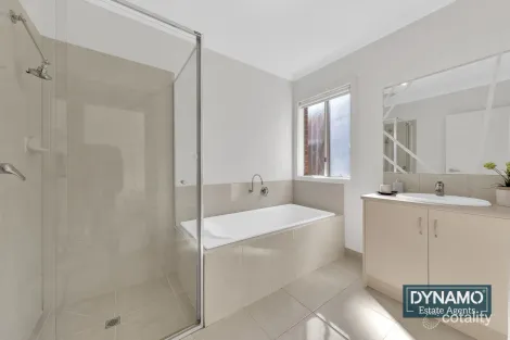 Property photo of 43 Ben Loman Circuit Craigieburn VIC 3064
