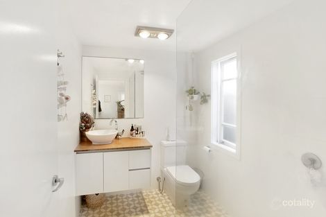 Property photo of 18 Twenty Fourth Avenue Palm Beach QLD 4221