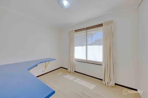 Property photo of 28 Potter Drive Woodcroft SA 5162