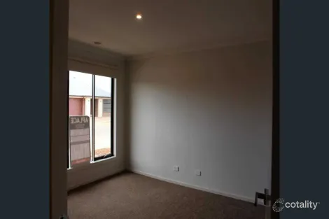 Property photo of 9 Topper Street Werribee VIC 3030