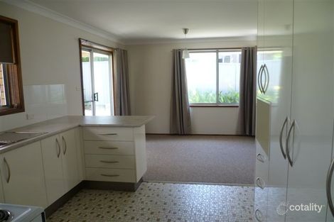 Property photo of 34 Macquarie Grove Caves Beach NSW 2281