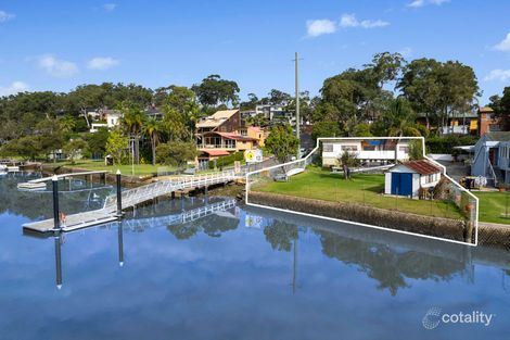 1 St George Cres, Sandy Point, NSW 2172