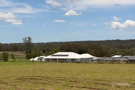 Property photo of 32 Gran Paradiso Way Meringandan West QLD 4352