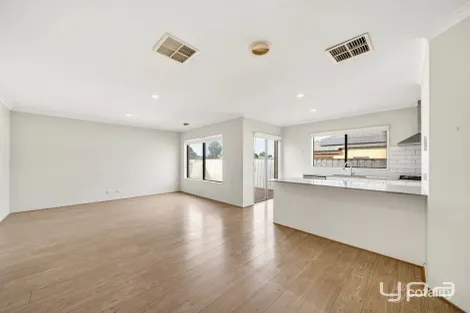 Property photo of 51 Jindalee Way Werribee VIC 3030