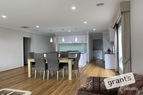 Property photo of 63 Warmbrunn Crescent Berwick VIC 3806