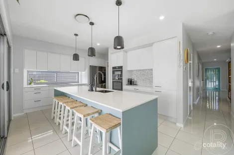 Property photo of 20 Caspian Circuit Mountain Creek QLD 4557