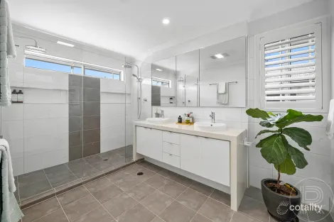 Property photo of 20 Caspian Circuit Mountain Creek QLD 4557