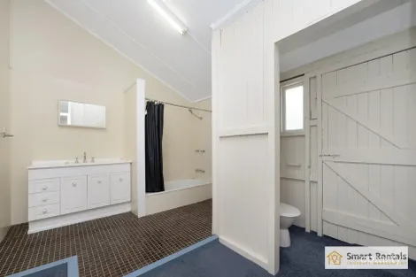 Property photo of 2/3 Princes Road Hyde Park QLD 4812