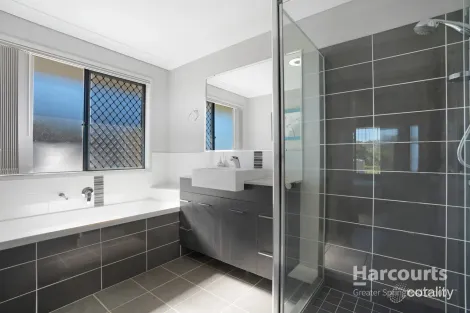 Property photo of 16 Fernrow Drive Plainland QLD 4341