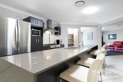 Property photo of 16 Fernrow Drive Plainland QLD 4341