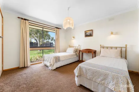 Property photo of 8 Sixth Avenue Chelsea Heights VIC 3196