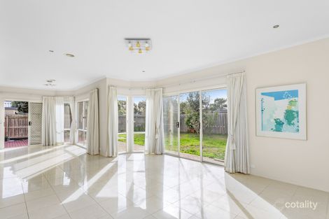 Property photo of 2 Kenross Close Point Cook VIC 3030