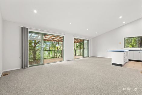 Property photo of 10 Coral Tree Place Point Clare NSW 2250