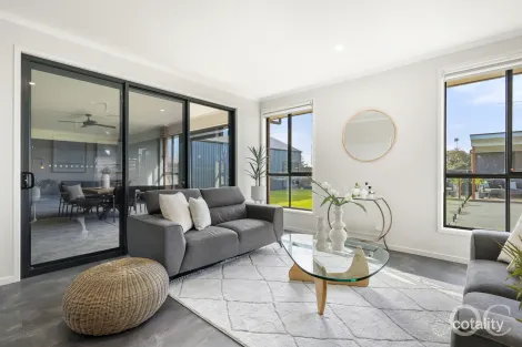 Property photo of 23 Ultramarine Place Moana SA 5169