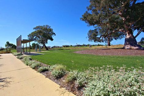 Property photo of 3 Craven Court Sandhurst VIC 3977