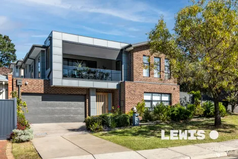 17 Lebanon St, Strathmore, VIC 3041