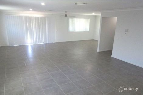 Property photo of 43 Whitehaven Drive Blacks Beach QLD 4740