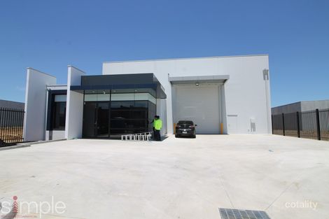 56 Gwen Rd, Cranbourne West, VIC 3977