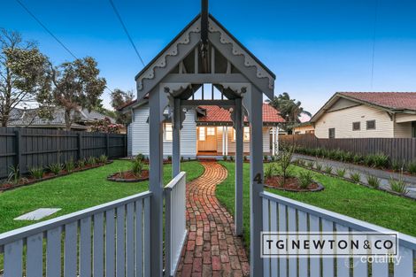 Property photo of 1/4 Calembeena Avenue Hughesdale VIC 3166