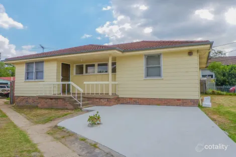 6 Lang Cres, Blackett, NSW 2770