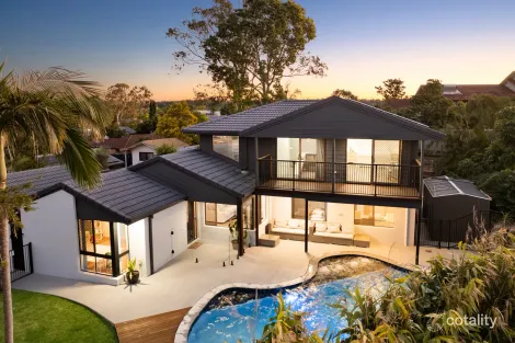Property photo of 4 Forbes Place Helensvale QLD 4212